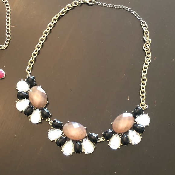 2 statement necklaces - Picture 5 of 5